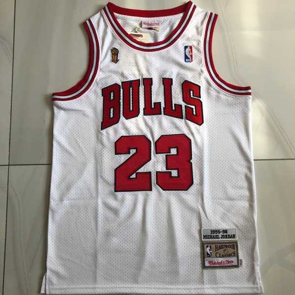 NBA Bulls 23 Michael Jordan White 1995-96 Champions Men Jersey