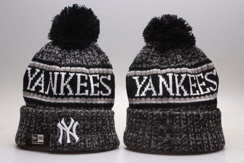 MLB Yankees Fresh Logo Black Knit Hat With Pom YP