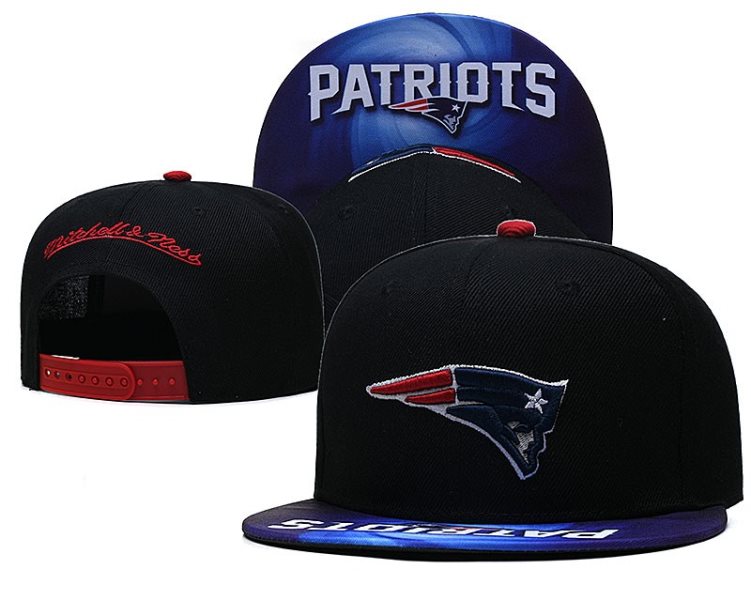 NFL Patriots Team Logo Black Mitchell & Ness Adjustable Hat