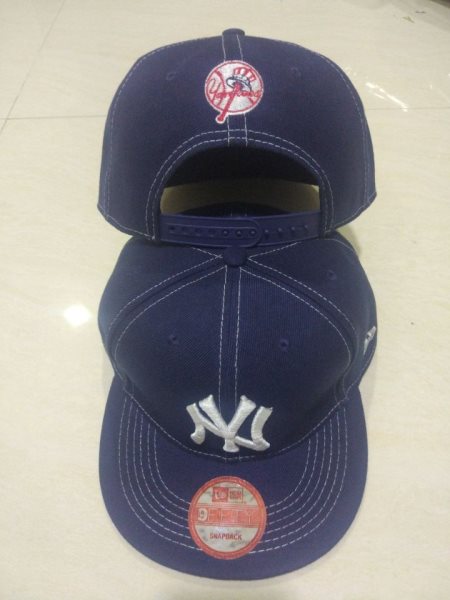 MLB Yankees Team Logo Navy Adjustable Hat LT